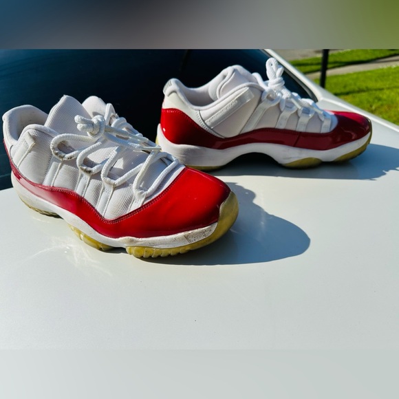 Jordan 11s - Picture 4 of 6